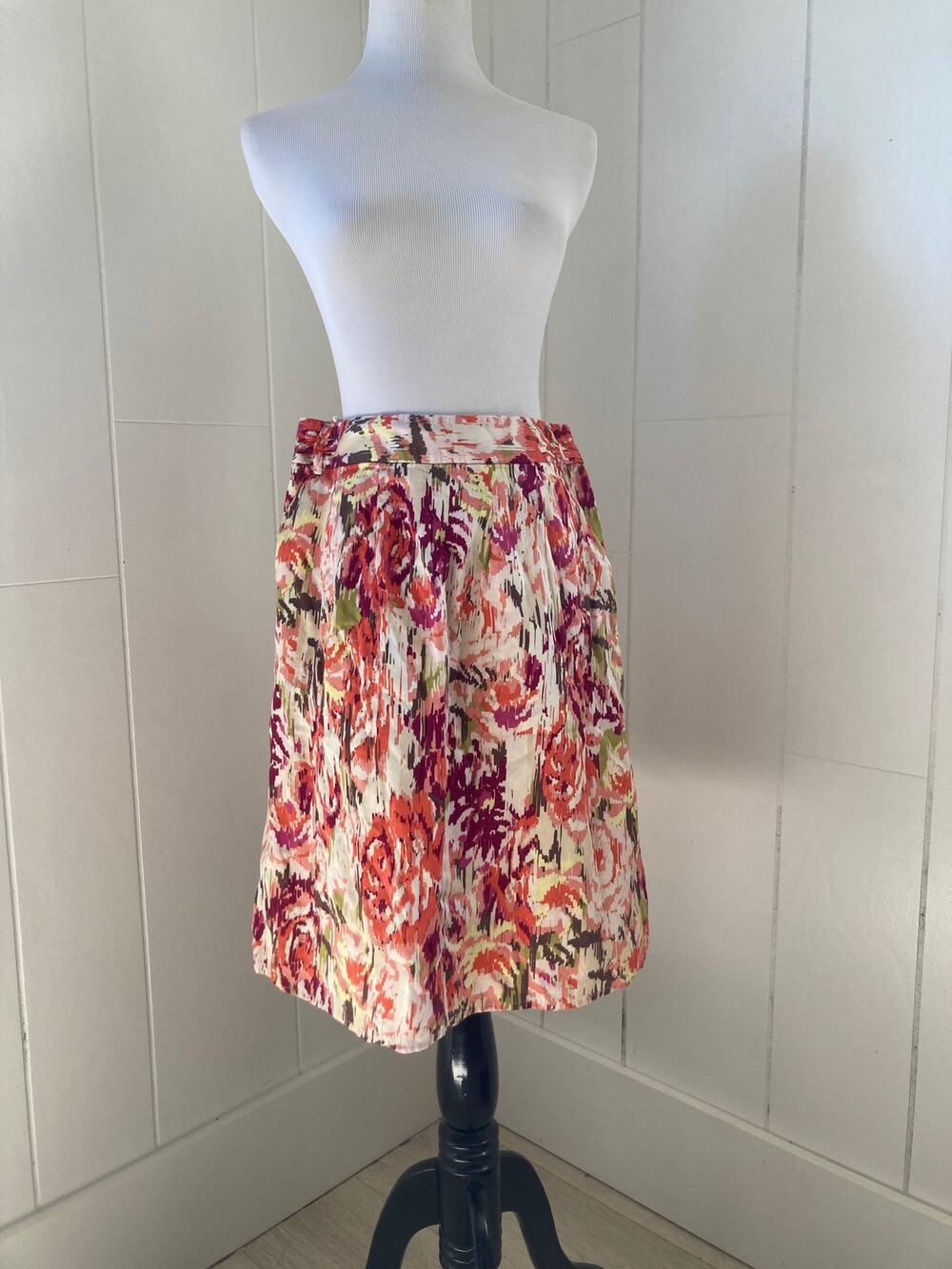 Liz Claiborne Splashy Print A-line Skirt, Size 6